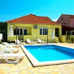 Family Friendly House With A Swimming Pool Sukosan, Zadar - 19564 Tatil Evi Sukošan