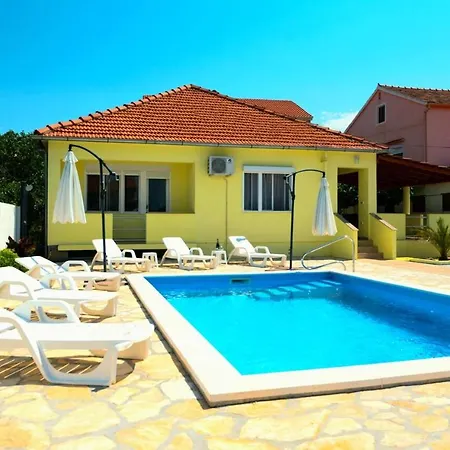 Family Friendly House With A Swimming Pool Sukosan, Zadar - 19564 Hébergement de vacances Sukošan