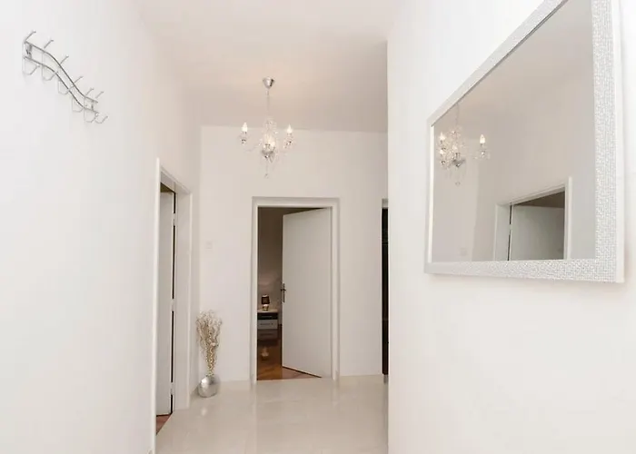 Family Friendly House With A Swimming Pool Sukosan, Zadar - 19564 Dom wakacyjny